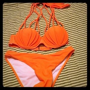 Bathing suit ( bikini)